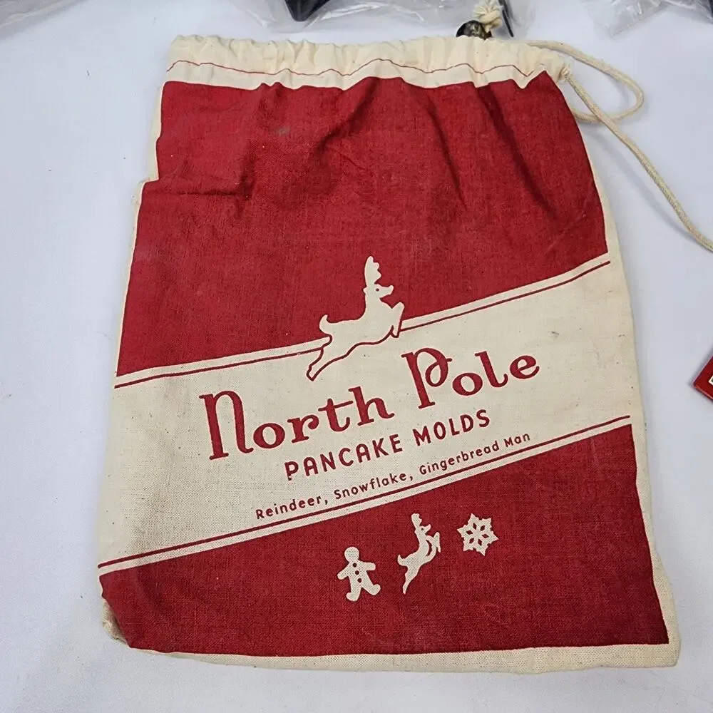 Williams Sonoma North Pole Pancake Molds Reindeer Snowflake Gingerbread Man NWT